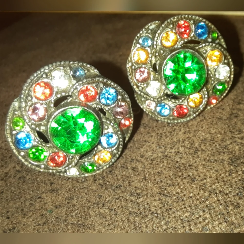 Vintage screwback Clip On rhinestone cluster earrings brass tone